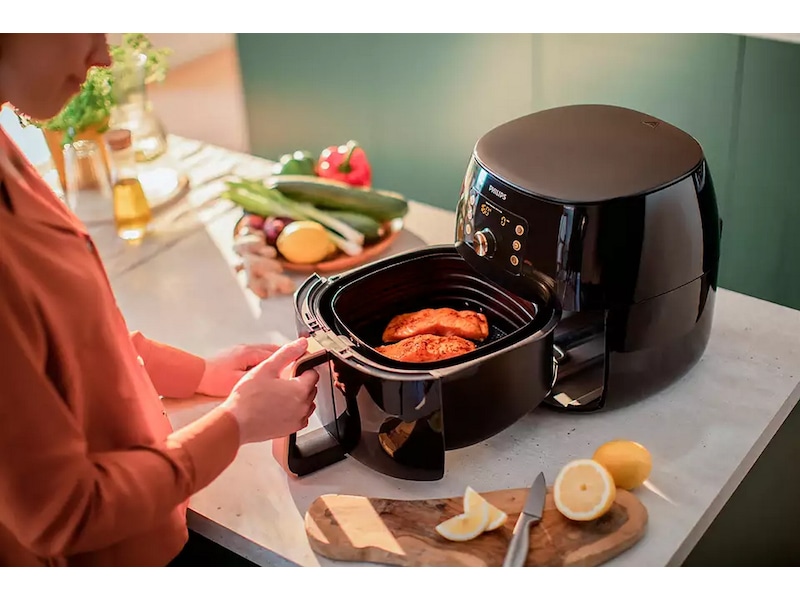 Philips Premium Smart Sensing Airfryer XXL HD9867/90 Airfryer